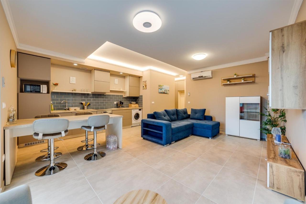 Forest Foeldvar Apartmanok By Bltn Balatonföldvár Екстериор снимка