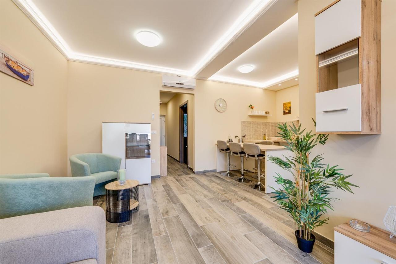 Forest Foeldvar Apartmanok By Bltn Balatonföldvár Екстериор снимка