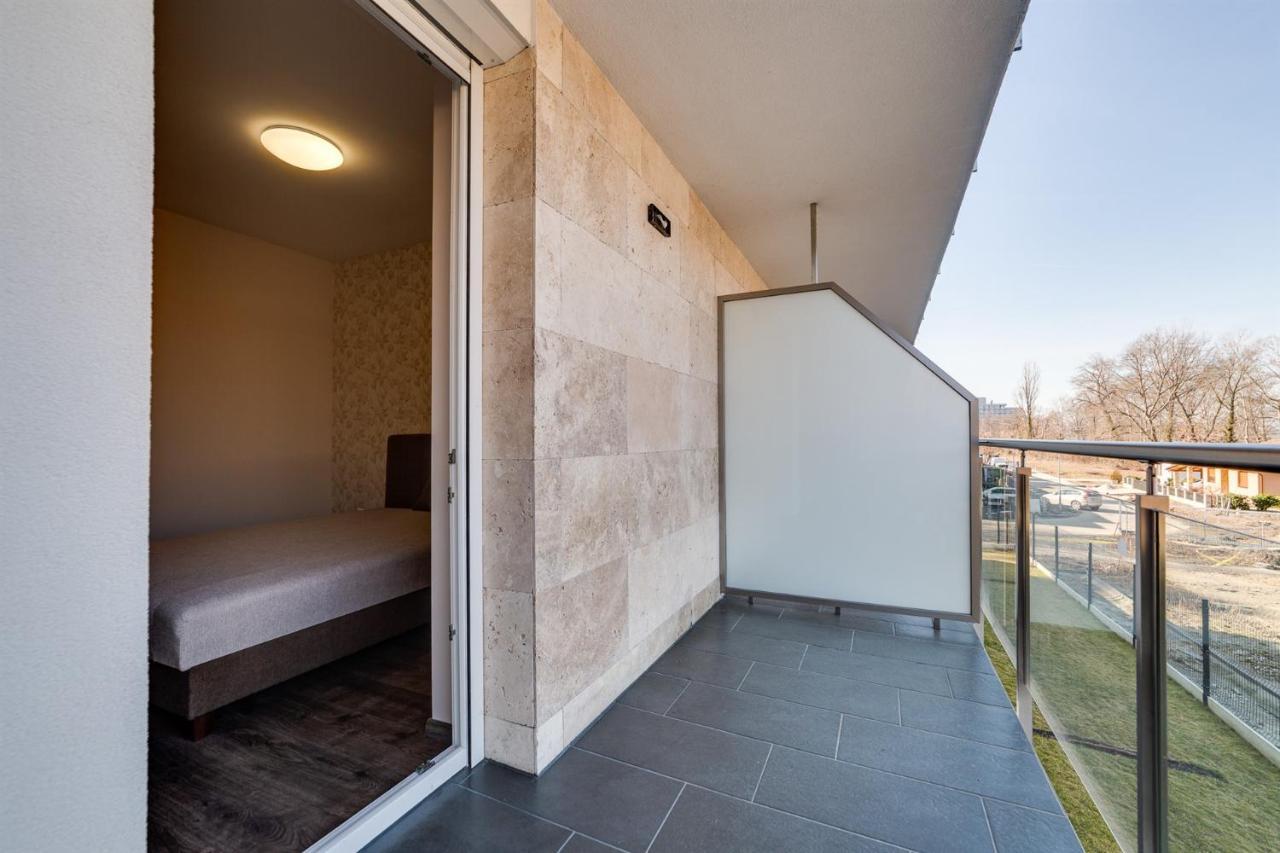 Forest Foeldvar Apartmanok By Bltn Balatonföldvár Екстериор снимка