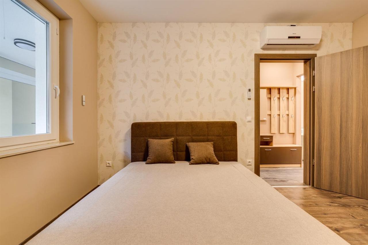 Forest Foeldvar Apartmanok By Bltn Balatonföldvár Екстериор снимка