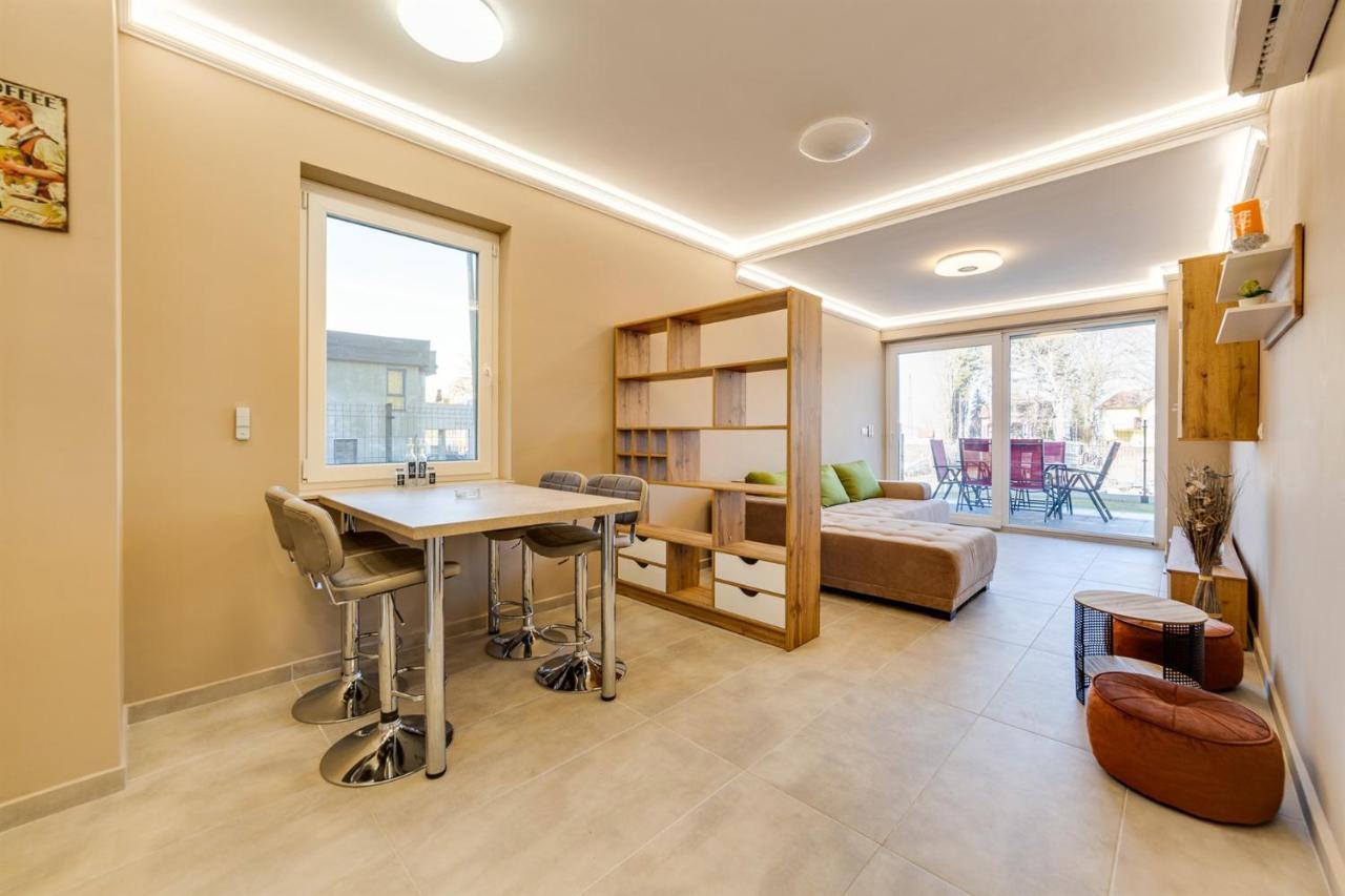 Forest Foeldvar Apartmanok By Bltn Balatonföldvár Екстериор снимка