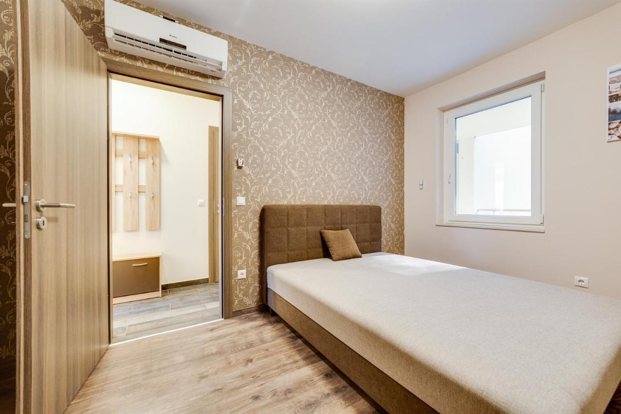 Forest Foeldvar Apartmanok By Bltn Balatonföldvár Екстериор снимка