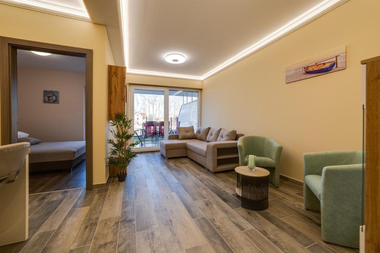 Forest Foeldvar Apartmanok By Bltn Balatonföldvár Екстериор снимка